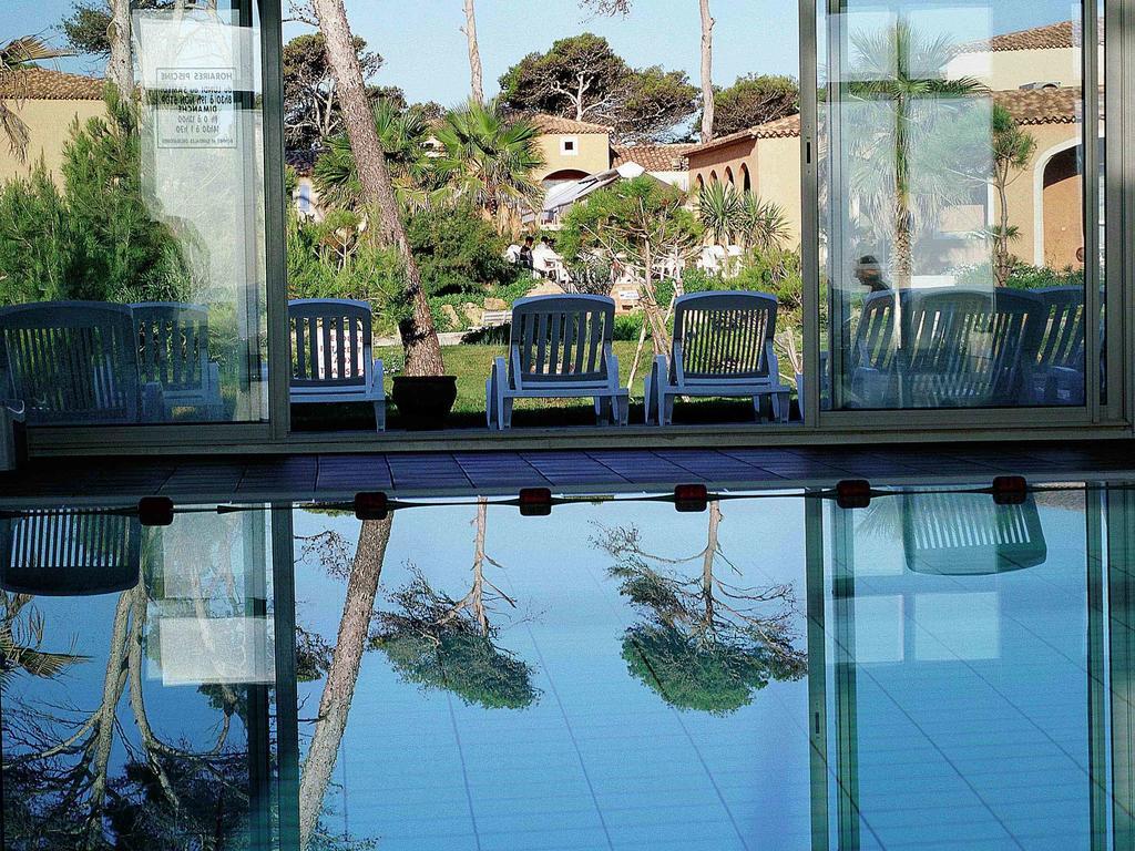 Ibis Thalassa Hyeres Plage Buitenkant foto