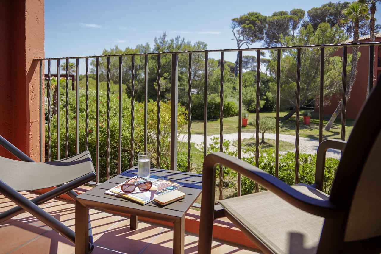 Ibis Thalassa Hyeres Plage Buitenkant foto