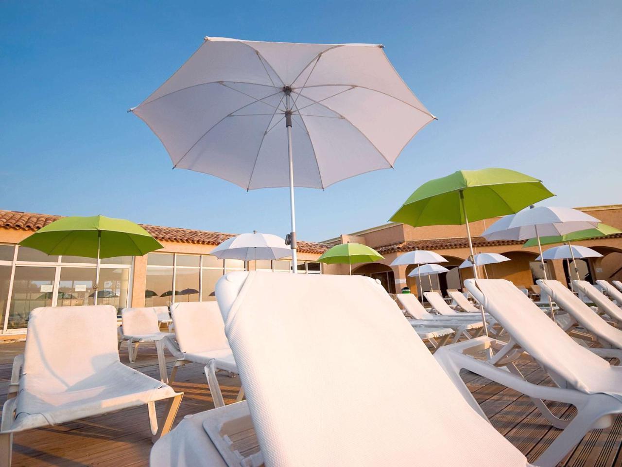 Ibis Thalassa Hyeres Plage Buitenkant foto